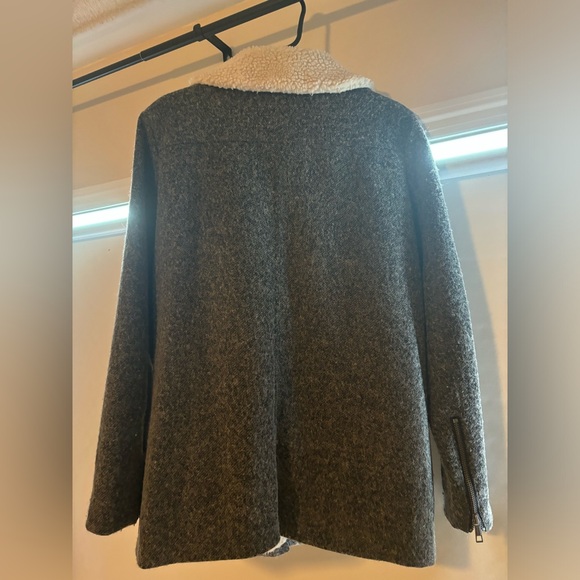 Stylish Grey Jacket - Picture 3 of 6